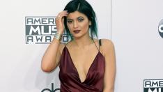 Изкупиха аутфит, носен от Кайли Дженър