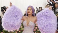 Какво крие в гардероба си Кайли Дженър – чанти и обувки за милиони!