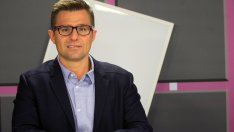 Празник по две: Андрей Арнаудов обсипа жена си Емануела с любов 