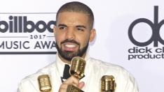 Дрейк за първи път показа сина си