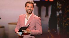 Джошуа Джаксън показва трогателния подарък, който е направил на дъщеря си Джуно