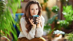 Зеленият чай насърчава по-здравословен и дълъг живот, но може да ви направи и по-щастливи