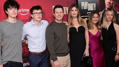 Красиво семейство – Марк Уолбърг и Риа Дърам се появиха на червения килим с четирите си деца