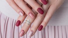Пролетен маникюр вкъщи – 4 идеи с микродекорации
