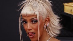 Нови прически: Doja Cat експериментира с етажите