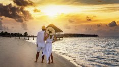 Русата Златка и Джизъса на море на Малдивите