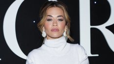 Рита Ора се фука с невероятната си фигура в родината на мъжа си – Нова Зеландия