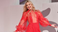 Красота във Венеция: Кейт Хъдсън на червения килим