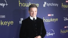 Джеръми Ренър се възстановява след ужасната случка със снегорина