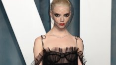 Елегантен маникюр за пролетта – Аня Тейлър-Джой с идея