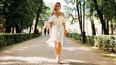 Седем типа обувки, които са най-подходящи за лятна рокля