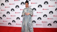 Голата и бременна Риана продължава с провокативните фотосесии