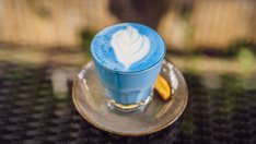 Синя матча – как се различава от зелената и полезна ли е за здравето?