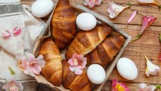 Рецепти за Великден &ndash; топли и пухкави козуначени кифлички