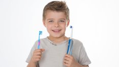 Електрическа vs ръчна четка за зъби: Коя е по-добра?