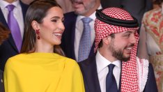 Кралски блясък: Принцеса Раджва от Йордания показа бременността си в дизайнерска рокля