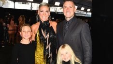 Пинк направи шокиращо разкритие за началото на романса си с Кери Харт