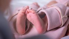 Камелия показа бебето си