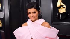 Кайли Дженър разраства бизнеса си – става дизайнер на бански