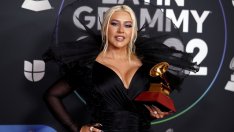 Награда, изпълнение на живо и три тоалета – Кристина Агилера на наградите „Грами“