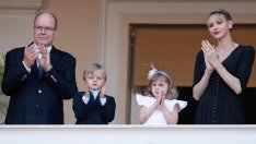 Подобрява ли се здравословното състояние на принцеса Шарлийн?