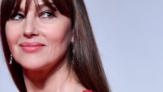 Моника Белучи, и като блондинка си секси! 