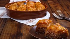 Баклава с орехи и кексова плънка – как да я приготвите?