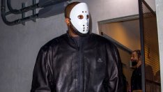 Кание Уест се носи като злодея от филма на ужасите „Петък 13-и“