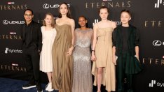 Семейна любов на червения килим