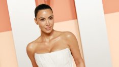 А хора гладуват – Ким Кардашян носи гривни за глезен, които струват повече от къща