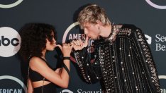 Machine Gun Kelly и дъщеря му Каси като Джей Зи и Бионсе