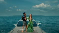 Това не е Дженифър Лопес, а Галена в роклята на Versace!