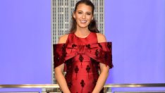 Празнични тоалети: Блейк Лайвли с идея за Коледа