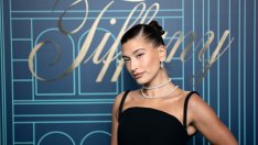 Ягодово момиче: Хейли Бийбър носи колие, посветено на Джъстин