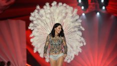 Адриана Лима се завръща у дома – отново е част от Victoria's Secret