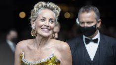 След инсулта и лечението – Шарън Стоун показа майка си