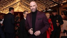 Джон Траволта и 11-годишният му син осиновиха кученце