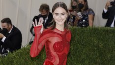 Ела Емхов, гъстите вежди ти отиват!