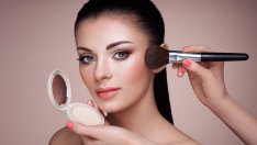 Хайлайтър – навсякъде, но не и по скулите