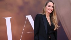 Новото гадже на Анджелина Джоли се оказа... обвързан