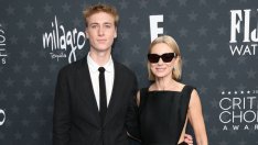 Гордата майка Наоми Уотс изпрати сина си в колеж