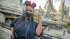 Аксесоари в косата: Лизо заложи на пеперудите