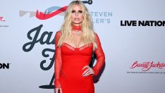 Вталяването на Джесика Симпсън ѝ дава сили за развода й с Ерик Джонсън