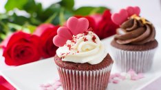 Свети Валентин – лесна рецепта за романтични мъфини във формата на сърце