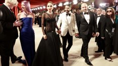 Звездите не са сноби – Лейди Гага помогна на паднал фотограф