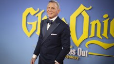 По стъпките на Джеймс Бонд: Даниел Крейг с кралски орден