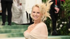 Памела Андерсън се завърна към грима за Met Gala 2024