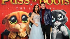 Салма Хайек като истинска принцеса на червения килим