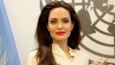 Код бежово: 6 начина да носите цвета, вдъхновени от Анджелина Джоли