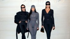 Ким, Клои Кардашян и Крис Дженър се появиха в прилепнали спортни дрехи на събитието на NikeSkims 